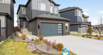 Cozy Two Bedroom Basement Suite near West Edmonton Mall in Edmonton, AB