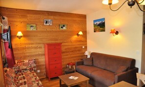 Living area - 2-room Apartment for 4/5 People, South-facing (Valloire)