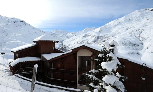Comfortable Apartment Direct Access to the ski Slopes Balcony