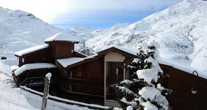 Comfortable Apartment Direct Access to the ski Slopes Balcony