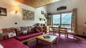 Living area - Plattieres 38 (Les Allues)