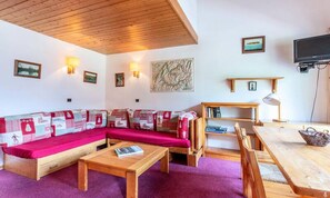 Living area - Plattieres 38 (Les Allues)