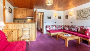 Living area - Plattieres 38 (Les Allues)