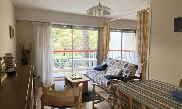 Living area - Pornichet Town Centre Close to Shops and Beach (Pornichet)