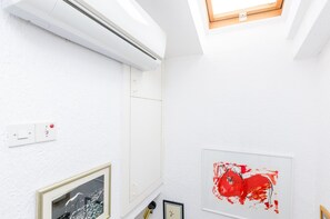 Interior - Art House Zanze- Two Bedroom Apartment With City View (Dubrovnik)