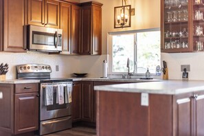 Fridge, microwave, oven, stovetop - Beautiful Tahoe Keys Home: Family and Pet Friendly (South Lake Tahoe)