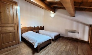 Room - Cozy Mezzanine Studio (Bessans)