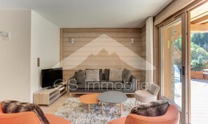 Living area - Apartment in Meribel Near Ski Lifts (Les Allues)