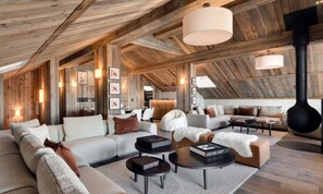 Living area - Apartments for 15 People (Les Allues)