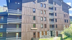 Exterior - Apartment in Meribel With Ski-in Access (Les Allues)
