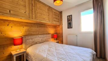 Apartment | 3 bilik tidur, cadar katil