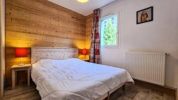 Căn hộ | 3 phòng ngủ, bộ trải giường