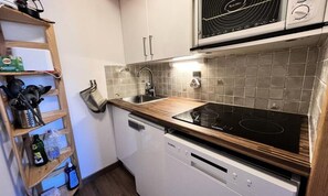 Fridge, oven, dishwasher, coffee/tea maker - Gentians 12 (Les Allues)