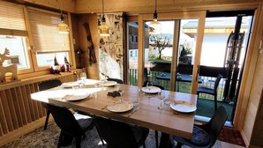 Dining - Mountain Spirit Apartment (Les Gets)