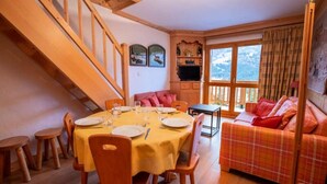 Interior - Apartments for 8 People (Les Allues)