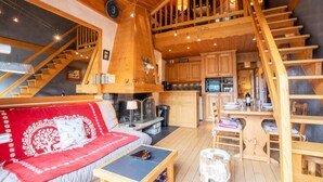 Fireplace - Apartments for 6 People (Les Allues)