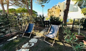 Property grounds - Apartments for 4 People (Le Grau-Du-Roi)