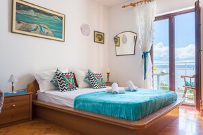 Apartment | 3 bedrooms, iron/ironing board, bed sheets - Apartments Sunrise -three Bedroom Apartment With Sea View Terrace (Split)