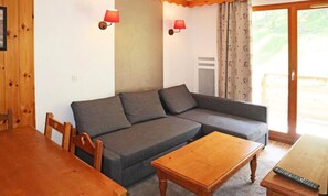 Living area - Autumn Crocuses No. C306 (Les Orres)