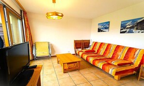 Living area - Large, Comfortable Apartment for 4/6 People (Puy-Saint-Vincent)