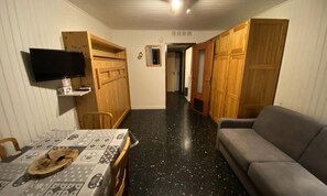 Living area - Studio for 4 People, East-facing (Valloire)