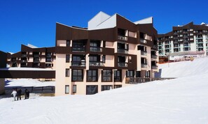 Exterior - Studio Near the Slopes Balcony (Les Belleville)