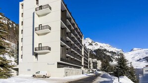 Unclassified image, 2 of 3, button - Apartment in Flaine Foret Near Ski Lifts (Araches-la-Frasse)