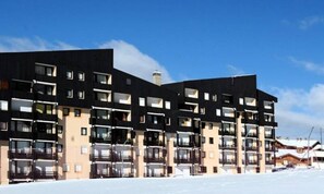 Exterior - Bright Apartment Ski-in/ski-out Access Ground-floor Terrace (Les Belleville)