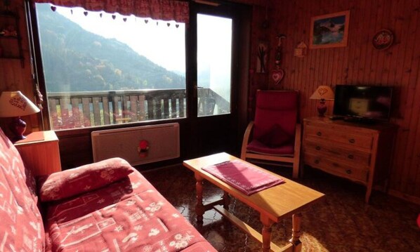 Living area - Holiday Home in Nant Robert Near Cable Car (Le Grand-Bornand)