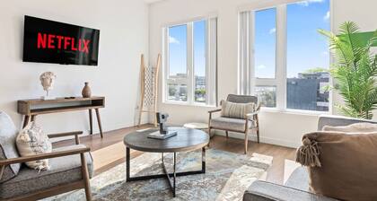 Unique 1-Bedroom DTLA Escape with City Views