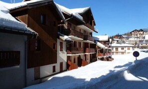 Exterior - Studio Cabin for 4 People, 2-star, East-facing (Valloire)