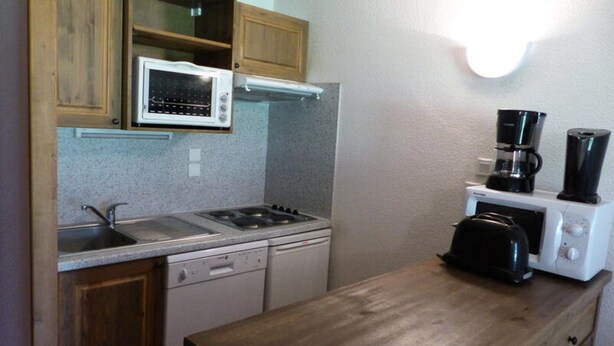 Coffee/tea maker, microwave, dishwasher, electric kettle - 3 Rooms for 7 People (Bessans)