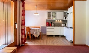 Frigorifero, microonde, forno, lavastoviglie