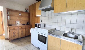 Fridge, microwave, oven - 2 Rooms for 3 People (Le Grand-Bornand)