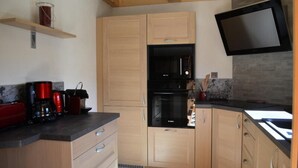 Fridge, microwave, oven, dishwasher - Apartment Near Grand-bornand Ski Trails (Le Grand-Bornand)