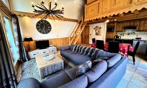 Living area - Beautiful Volumes in the Heart of the Village (Les Gets)