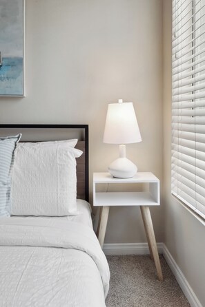 1 bedroom, desk, iron/ironing board, free WiFi - Charming 1-bedroom in amazing Marina del Rey with gym, pool! Free parking! (Marina del Rey)