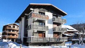 Exterior - Beautiful Renovated Apartment, Spacious, Bright, Balcony Facing South West (Les Gets)