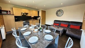 Dining - Beautiful Renovated Apartment, Spacious, Bright, Balcony Facing South West (Les Gets)