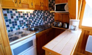 Fridge, microwave, oven, dishwasher - 2-room Apartment in Les Saisies for 5 People (Hauteluce)