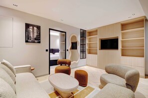 Apartment | Living area - Refined Parisian Flat With Designer Finishes - Rue Montorgueil Elegance (Paris)