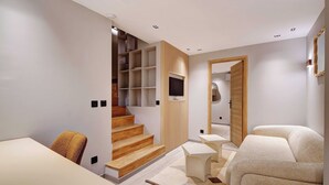Unclassified image, 3 of 21, button - Refined Parisian Flat With Designer Finishes - Rue Montorgueil Elegance (Paris)