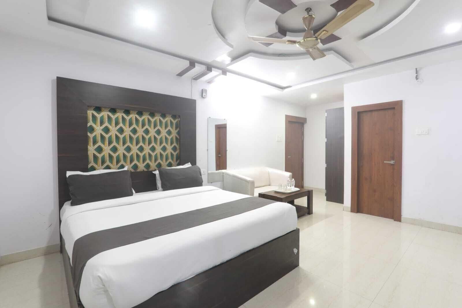 Standard Double Room, City View | Desk, laptop workspace, free WiFi, bed sheets