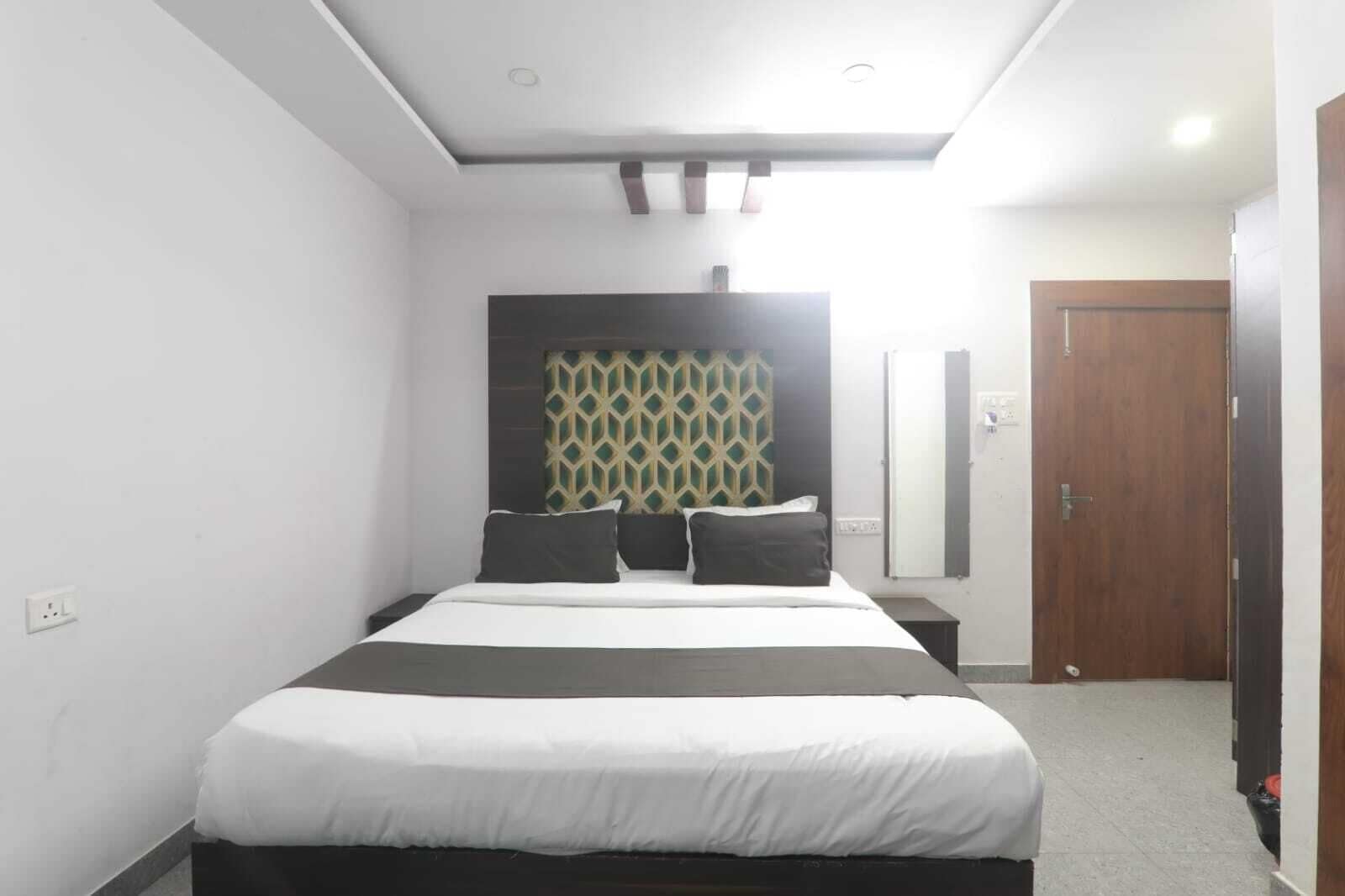 Doppia Deluxe, 1 camera da letto | Una scrivania, postazione laptop, Wi-Fi gratuito, lenzuola