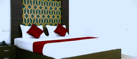 Desk, laptop workspace, free WiFi, bed sheets