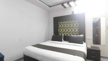 Escritorio, espacio para trabajar con laptop y wifi gratis