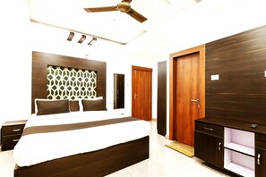 Familjerum | Skrivbord, arbetsyta för laptop, gratis wi-fi och sängkläder