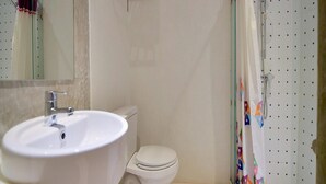 Unclassified image, 5 of 18, button - Premier Deluxe Double Chic Comfort Awaits (Bangkok)