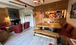 Interior - Erines 17B (Les Allues)