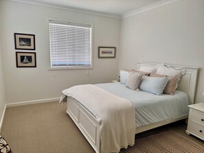 Fer et planche à repasser, Wi-Fi gratuit, draps fournis